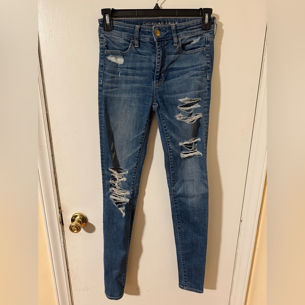American Eagle high rise Jennings. Super stretch. Size 4 x-long. Tall